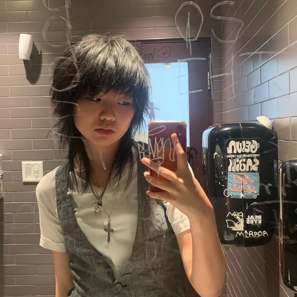 Grey Vest - Picture 2 of 3